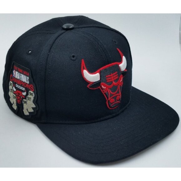 Chicago Bulls Six Time NBA Finals Champions Pro Standard Black Snapback Hat Cap - Picture 1 of 16